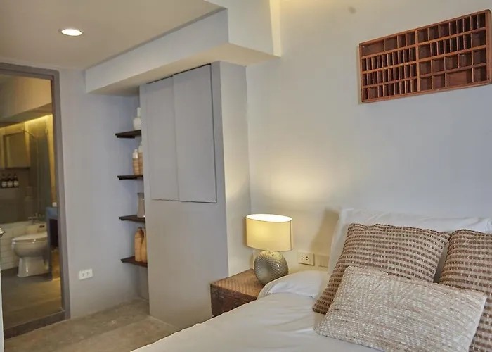 Stylish Duplex 2 Bedroom - 3 Mins Walk To Bts Nana Bangkok