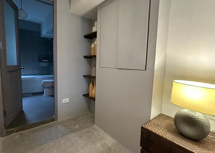 Stylish Duplex 2 Bedroom - 3 Mins Walk To Bts Nana Apartment