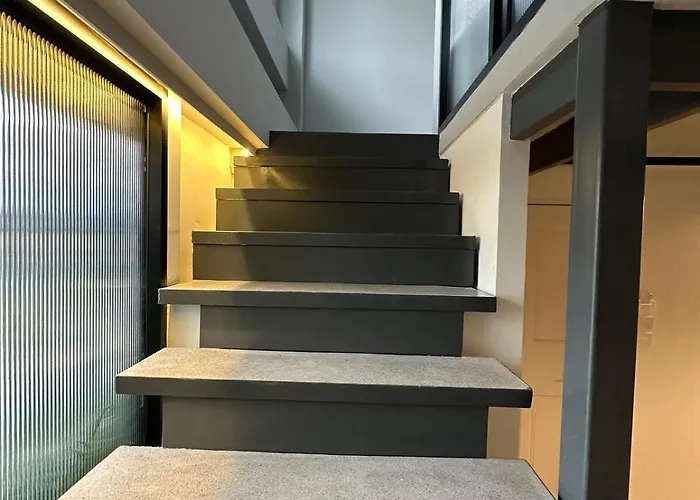 Stylish Duplex 2 Bedroom - 3 Mins Walk To Bts Nana Bangkok
