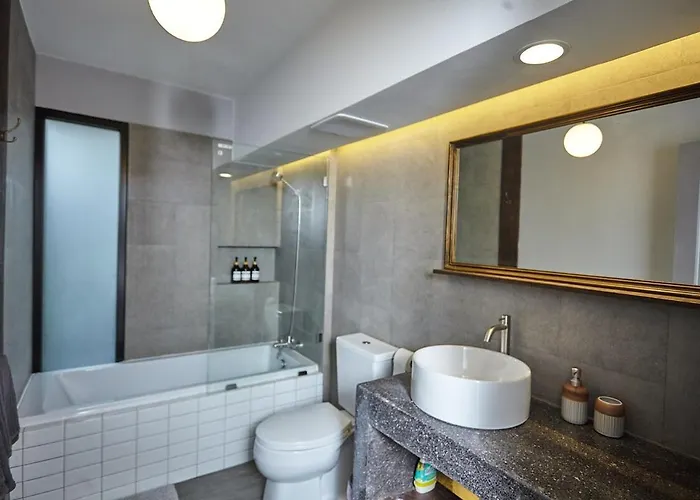 Stylish Duplex 2 Bedroom - 3 Mins Walk To Bts Nana Apartment *